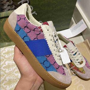 Designers män kvinnor casual skor sneakers broderade nödställda canvasskor Italien tränare chaussures med låda storlek 35-46