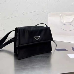 5A hochwertige Luxus-Designer-Taschen Umhängetaschen MessengerBags Mode Briefträgertasche für Männer Frauen Nylon wasserdichtes Material einfach exquisit und praktisch gut