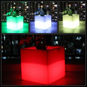 Grande secchiello per il ghiaccio illuminato a LED colorato / vaso da fiori luminoso a LED per mobili da esterno per interni