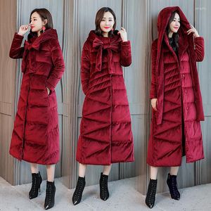 Женские траншеи пальто 2022 зимние дамы взрывы модели корейская мода с капюшоном длинная секция Золото -бархат вниз по хлопковой одежде прилив