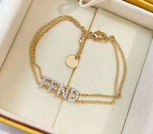 Mode guld bokstav charm armband för kvinnor fest bröllopälskare gåva engagemang smycken med låda