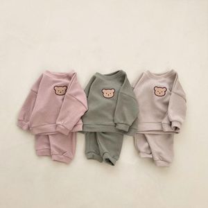 Set di abbigliamento 2022 Set di vestiti a maniche lunghe per bambini Infant Boy Girl Cute Bear Stampa Felpa Pantaloni 2 pezzi Completo per bambini Casual Pullover Outfits