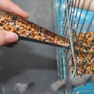 1pcs gaiola de pássaro alimentador de aço inoxidável alimentação de alimentação de parrot pombo birds acessórios pássaros recipientes 20220929 e3