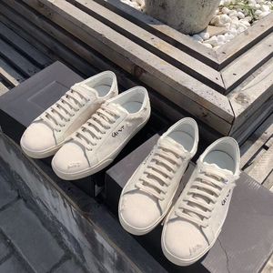 Top-Männer-Leinwandschuhe für Frauen-Leinschuhe zerrissener Loch Destressed Sneakers Klassische lässige Buchstaben Leder flach Schnüre-up weißer Komfort Star Sneakers Größe 35-45 mit Box