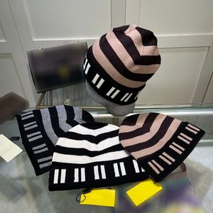 Mulheres Chapéus de luxo Dome gordeio masculino boné letra letra de lã Padrão de lã Caps de inverno Moda Bonnet Street Hat Knit Casual Casual