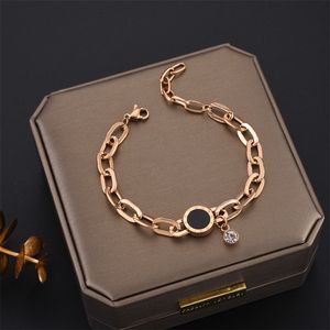 Roman Numal Charm Armband Zircon Plated 18 Karat Rose Gold Jewelry Designer Ladies Gift