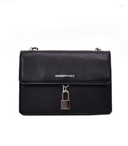 Kvällspåsar crossbody väska för kvinnor mode läder handväskor hög kvalitet lady messenger klaff designer märke axel liten kedja totes