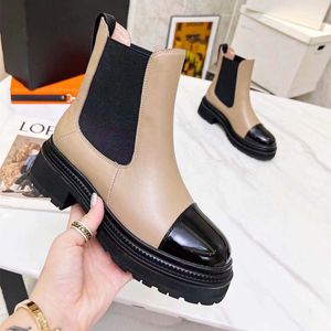 Stövlar Luxury Designer Women's Platform Martens Stylish Versatile Casual Ankle Elastic Chelsea Boots Outdoor Desert Boots Fall/Winter Size 35-41 Belt Box666