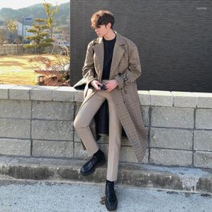 Trench da uomo 2012 Uomo stile coreano Plaid lungo doppio petto con cintura Oversize Spolverino allentato Capispalla Taglia M-2XL