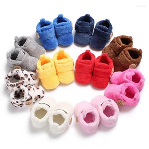 Primeiros caminhantes nascidos sapatos de bebê para menino e garotas bootie inverno quente infantil berço zapatos clássico piso ts134
