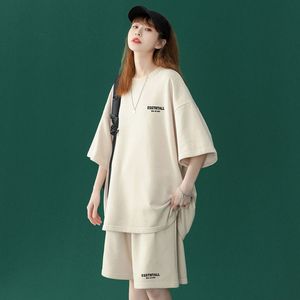 女性用トラックスーツ夏の女性トラックスーツソリッド特大の大型Tシャツショーツマッチング衣装カジュアルポリエステル衣料セット女性ルーズスポーツウェアスーツ220929