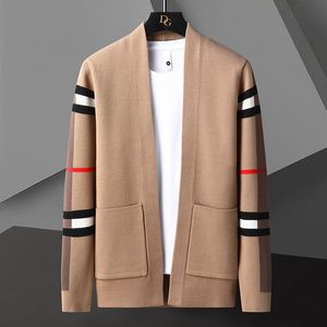 Suéteres masculinos Novo outono da marca de luxo de inverno Cashmere Cardigan Men Soft Warm Mens Cardigans Jacket Classic Plaid Knit