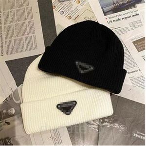 Hot Luxury beanies designer Winter Bean men and women Fashion design knit hats fall woolen cap letter jacquard unisex warm skull hat H5