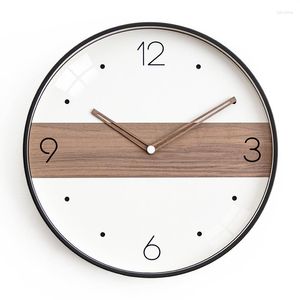 Väggklockor Creative Nordic Minimalist Clock Punch-Free Solid Wood Home Living Room Bedroom Corridor Decorative