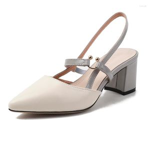 Sandali da donna Torsioni alla caviglia Fibbie combinate con fascia sottile Fibbia in metallo con tacco spesso e tacco alto