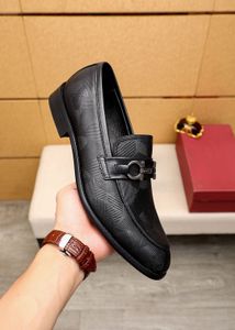 Scarpe eleganti comode da uomo in vera pelle di alta qualità Designer di marca Formale Business Wedding Fashion Slip On Oxfords Taglia 38-46