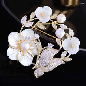 Brooches OKILY Beautiful Shell Flower Brooch Pins For Women Wintersweet Wedding Bridal Butterfly Wreat Pearl Dress Jewelry