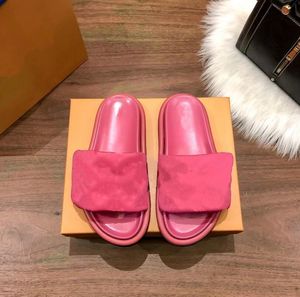 Womens Embossing Slippers Designers Pool Pillow Flats Sandals Fashion Lady New Slippers Leisure beach Shoes Leather Outdoor Sandal Slides