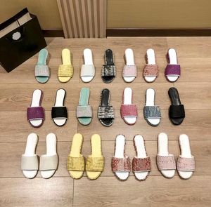 Summer Embroidery Weave Slippers Designer Temperament Chunky Heels Letter Sandal Luxury Fashion Outdoor Leisure Flat Bottom Slipper Beach Shoes Sandals