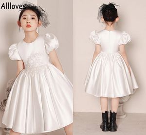 Puffy Short Sleeves Ivory Satin Flower Girl Dresses Jewel Neck Little Girl Kids Occasion Birthday Party Princess Gowns Lace Appliqued Baby Communion Dress CL0816
