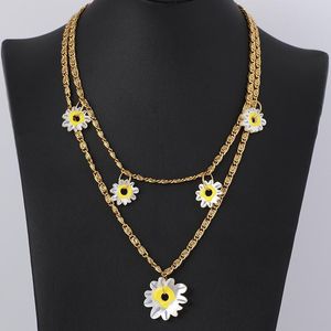 Wholesale painted pearl resale online - Pendant Necklaces Small Daisy White Mother of pearl Hand painted Flowers Ladies Necklace Plant FlowersPendant