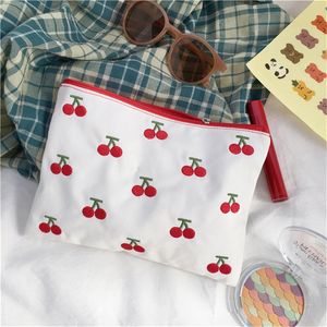 Fashion Cartoon Cherry Embroidery Pencil Case Cosmetic Bag Make Up Storage Bag Borsa per cancelleria per studenti LX5005