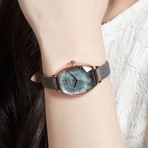 Designer Fashion Watch Ladies New Barrel Type Quartz impermeável requintado Relógio Feminino Relógios de Natal Presente de Natal