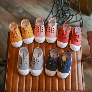 Wiosenne letnie buty dla dzieci dla chłopców wkładka 13 5 18CM Candy Kolor Dzieci Casual Canvas Sneakers Soft Fashion 220811gx