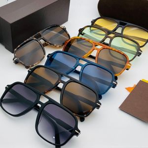 Erkekler Kadınlar İçin Güneş Gözlüğü Son Satış Moda Güneş Gözlükleri Erkek Sunglass Gafas De Sol En Kaliteli Cam UV400 Lens Rastgele Eşleştirme Kutusu 0884