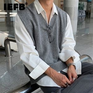 IEFBメンズウェア韓国スタイルファッションニットベストメンズ秋のパーソナライズされたVNECKルーズノースリーブセーターベスト220817