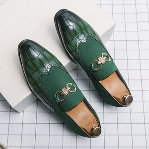 Men Elegante Loafers Solid Color Cracked Roost Pu Stiking Faux Suede Metal Fashion Business Casual Wedding Daily Dress Shoes