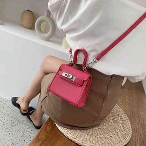 Mini piccola borsa leggera di lusso di lusso Nuovo simpatico imbracatura bianca a una spalla Cross Portable Modeling Pulses Sale