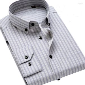 Wysokiej jakości paski guziki w dół długiego rękawu Slim Fit Men Dress Shirt Mężczyzna odzież Koszule biznesowe M-4xl Męs