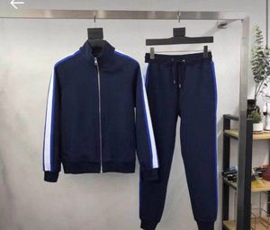 Autumn and Winter 2022 Nya varumärkesdesigner Tracksuits Fashion Stripe Stitching Design Casual Tracksuit Högkvalitet Material Material Mens Luxury Tracksuit