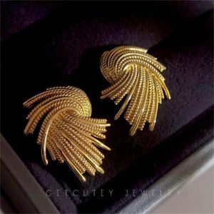 Charm Punk Irregular Metal Twist Big Geometric Earrings Unique Gold Color Drop Earrings Women New Fashion Jewelry brincos GC1552