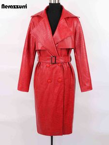 NERAZZURRI 가을 긴 느슨한 붉은 악어 인쇄 프린트 가죽 트렌치 코트 여성 벨트 더블 가슴 방수 비옷 패션 T220810