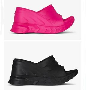 Designer Kvinnors tjocka plattforms tofflor gummi upphöjda supertjocka sula tofflor upphöjda öppna tå flip-flops bär non-halp sandaler strand tjocka sola tofflor