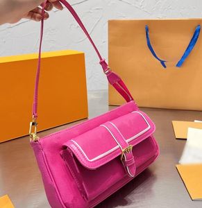 Nowy styl luksusowy designer torby na ramię kobiety Kobiety moda torebka torebka najwyższej jakości skórzany pakiet pachowy Kościelne Kobiety klasyczne sprzęgło