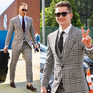 Classic Plaid Men Wedding Tuxedos Slim Fit Two Button Groom Dinner Evening Suits Business Wear Blazer 2 Pieces