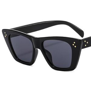 Fashion Sunglasses Women Jelly Color Sun Glasses Cat Eye Adumbral Anti-UV Spectacles Oversize Frame Eyeglasses Ornamental