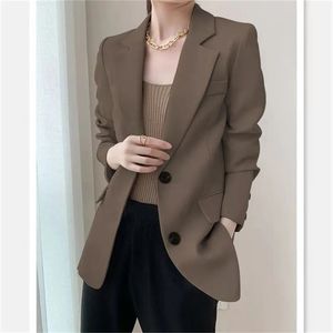 Blazer da donna Nero Stile autunnale Temperamento coreano Moda Tutti i fiammiferi Design Senso Abito di nicchia Giacca marrone Donna 220819