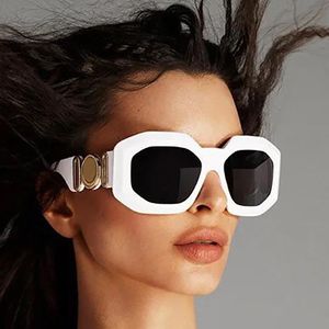 Sommar solglasögon man kvinna unisex mode glasögon 4424U svart grå oregelbunden överdimensionerade kvinnor solglasögon design uv400297k