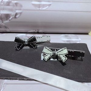 Mode-Bowknot-Klemmen, C-Symbol, Haarnadel, modisches Acryl-Haar-Accessoire, Party-Geschenk mit Papierkarte