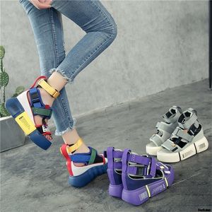 Sandálias de plataforma Sapatos femininos verão super altivo saltos de salto ladras sapatos casuais cunha sandálias gradiador Moda High Top Mx200407