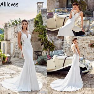 Boho Beach Satin Mermaid 웨딩 신부를위한 Boho Beach Sexy v Neck Lace Appiqued Garden Bridal Drees Court 열차 Back Modern Robes de Mariee CL0902를 통해보십시오.