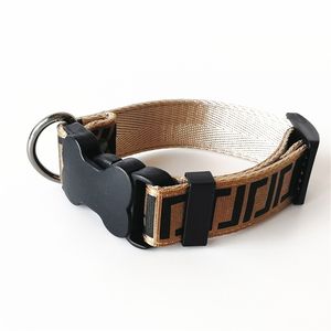 Designer Dog Collars Harness Set Luxury Dog Leash Seat Belts Pet Collar and Pets Chain för små medelstora stora hundar Cat Chihuahua Poodle Bulldog Corgi Pug Brown