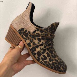 Sonbahar ve Kış Kadın Ayakkabıları Yeni Stil Rüzgar Noktalı Kare Topuk Leopar Baskı Moda Kısa Boot 0712