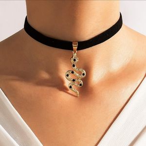 Gothic Choker Snake Pendant Necklace for Women Short Collar Jewellery Jewelry Gift Wholesale