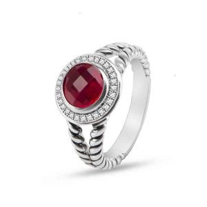 Bröllopsringtrådar Rings Womens Designers Designer Jewelry Classic Fashion Inlaid Twisted Red Garnet Zircon High Women