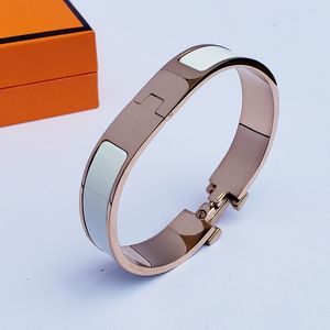 Högkvalitativ designerdesign armring i rostfritt stål roséguld spänne armband mode smycken armband för män och kvinnor